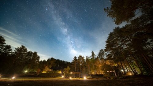 Re to Li（星空観察やバーベキューなどアウトドア体験が楽しめる！）絡みた星空
