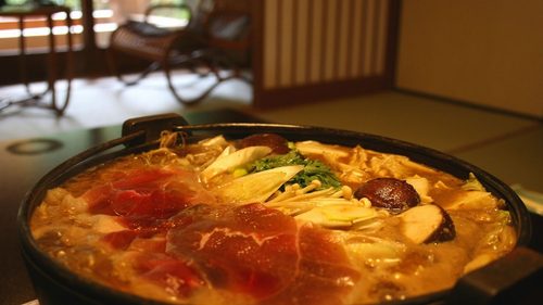 御宿 さか屋（囲炉裏を囲んでお食事が楽しめる宿！）で食べられるジビエ料理