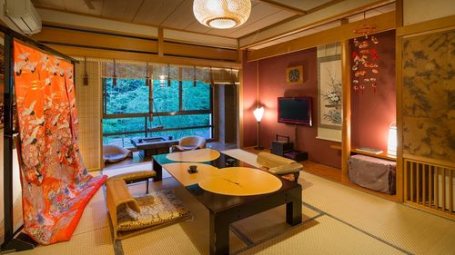 湯西川温泉 桓武ゆかりの宿 揚羽（古民家を移築した囲炉裏ダイニング！）の客室の様子
