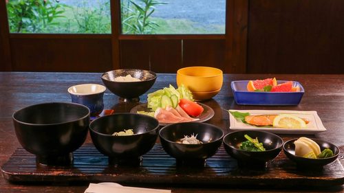 古民家の宿 庄や山口（囲炉裏のある母屋と3棟の離れ宿♪）の朝ごはん