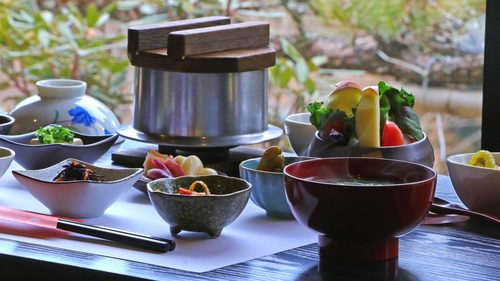 関西の囲炉裏のある宿「民宿むろう」のお食事