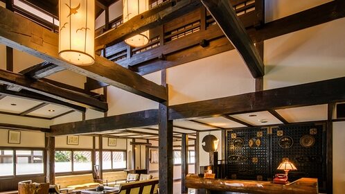 天城湯ヶ島温泉 白壁（囲炉裏付き客室やロビーの囲炉裏に癒される宿♪）のロビー