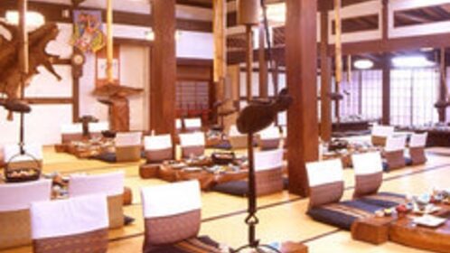 船原温泉 船原館（囲炉裏を囲んで名物料理を味わう！）の囲炉裏ダイニング