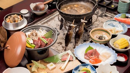 草津温泉 中村屋旅館（囲炉裏を囲んでお食事&看板猫ちゃんに癒される宿！）の囲炉裏御膳