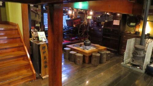 南伊豆弓ヶ浜温泉 古民家の宿 山海（囲炉裏で火おこし体験ができる古民家宿♪）の囲炉裏