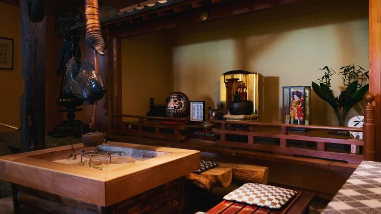 土肥温泉 牧水荘土肥館の湯上がりどころにある囲炉裏