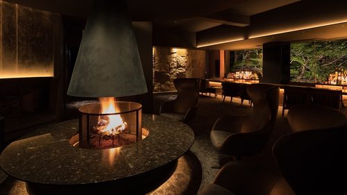 bar hotel 箱根香山(暖炉を囲んで大人の贅沢ステイを満喫♪)のバーの暖炉